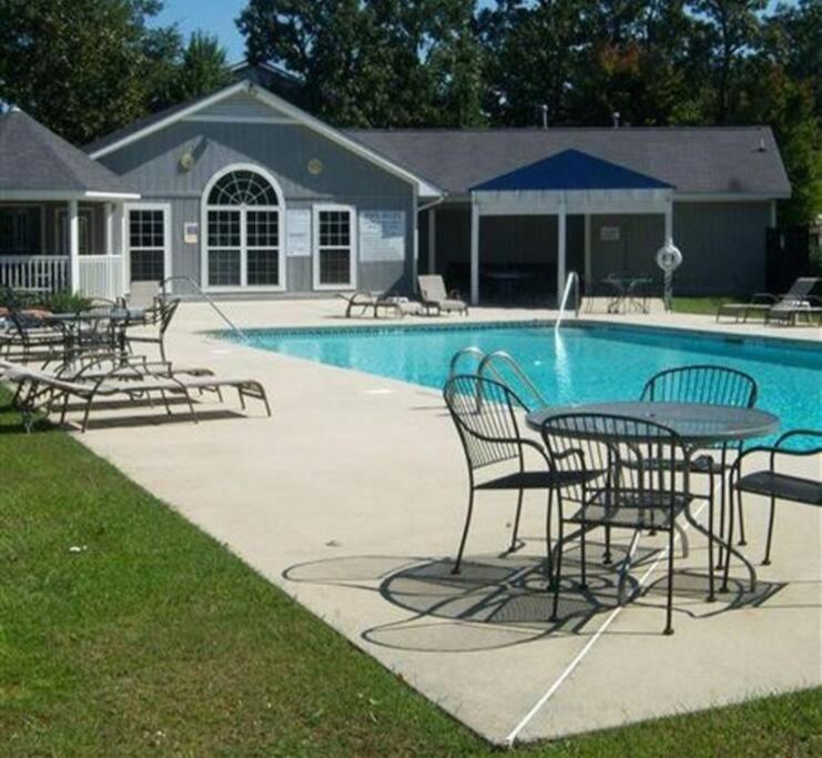 A Touch Of Sunshine Ideal For Long Term Stays Fayetteville Exterior photo